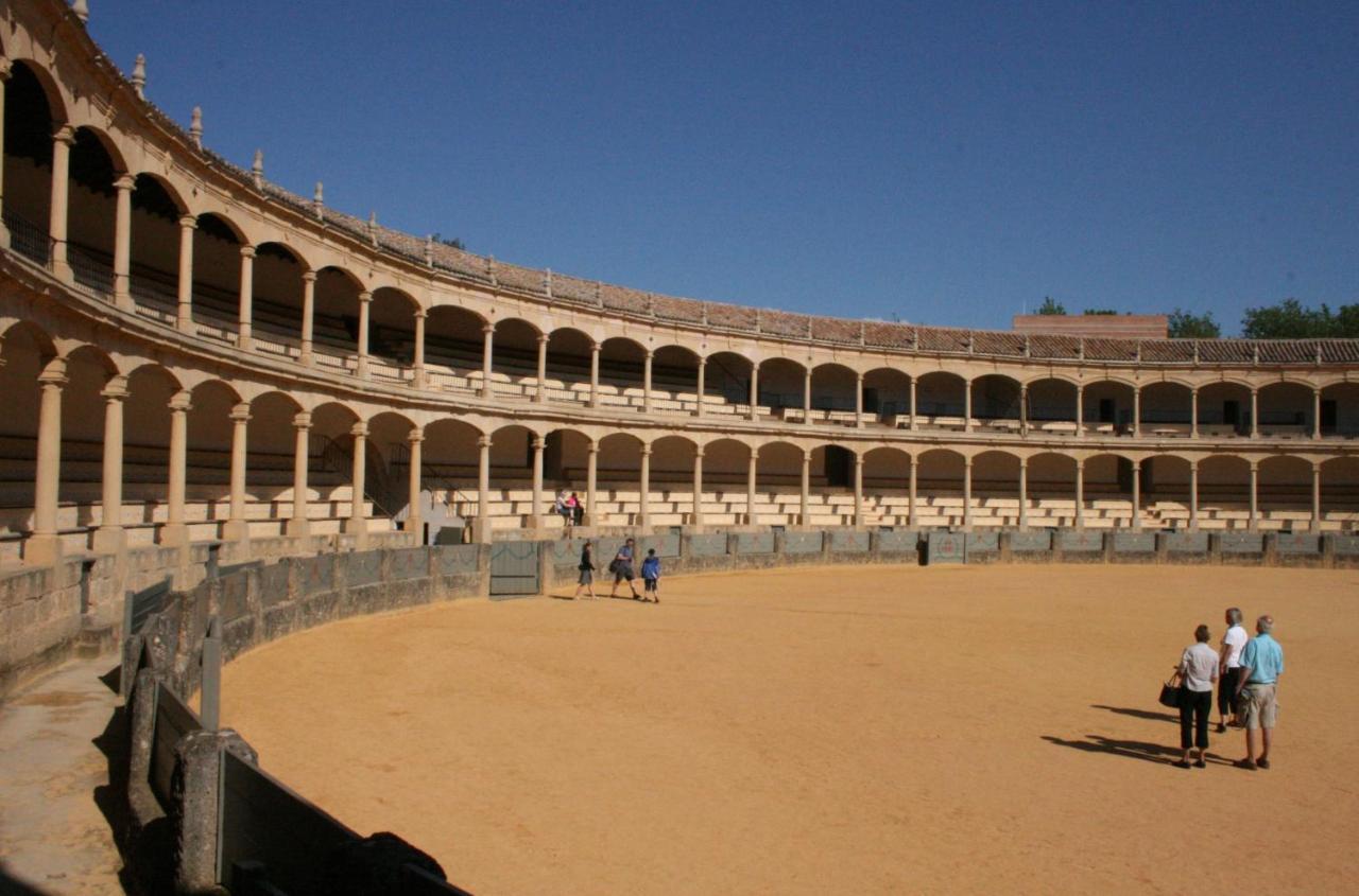 La Colegiata De Ronda Exterior foto